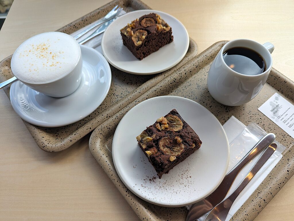 コーヒーとバナナブラウニー
